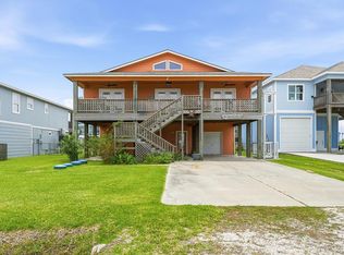 315 E Sagebrush St, Rockport, TX 78382