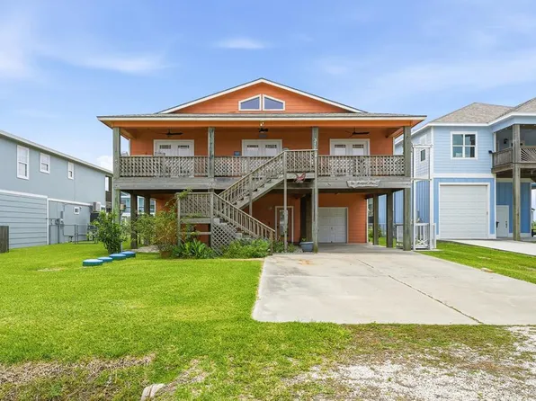 315 E Sagebrush St, Rockport, TX 78382