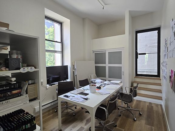 4th image of 528 Canal St #2