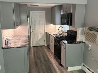 1 Ridgefield Rd, Lincoln, RI 02865