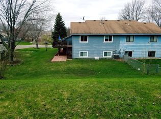 2249 Hallmark Ave N, Oakdale, MN 55128