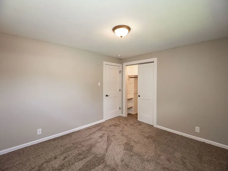 822 Walnut St — Photo 16