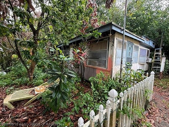 2nd image of 24 Country Rd