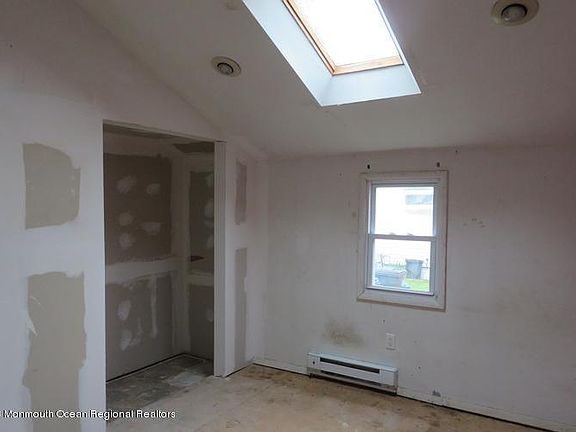 5th image of 144 Bray Ave
