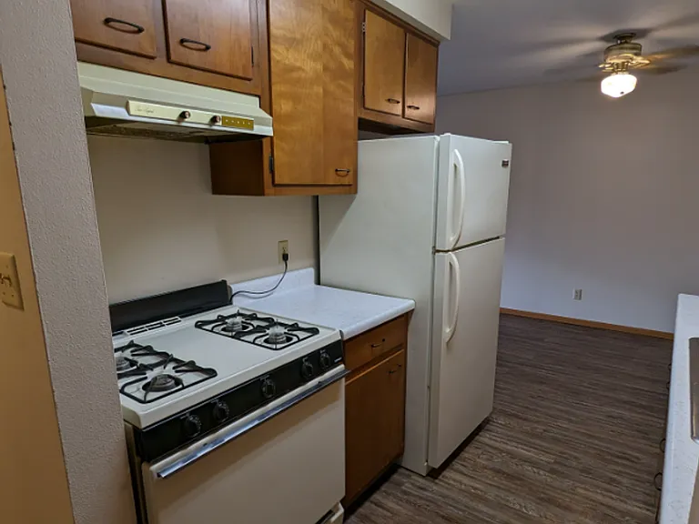 1005 S East St — Photo 22