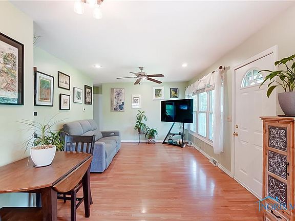 4th image of 5745 Castlerock Dr