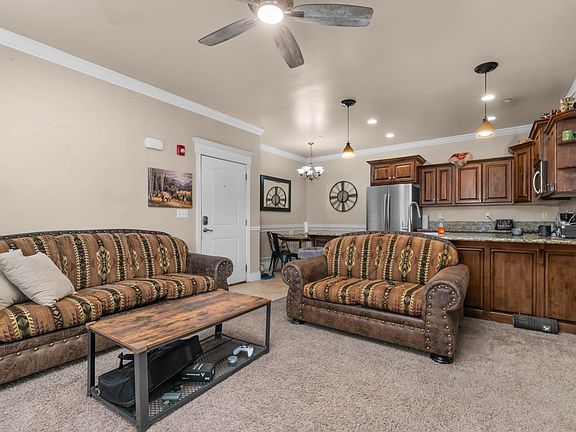 4th image of 476 W 200 N APT 206