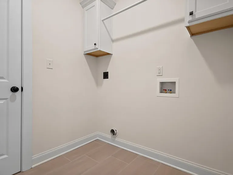 6520 Benjamin Cv — Photo 11