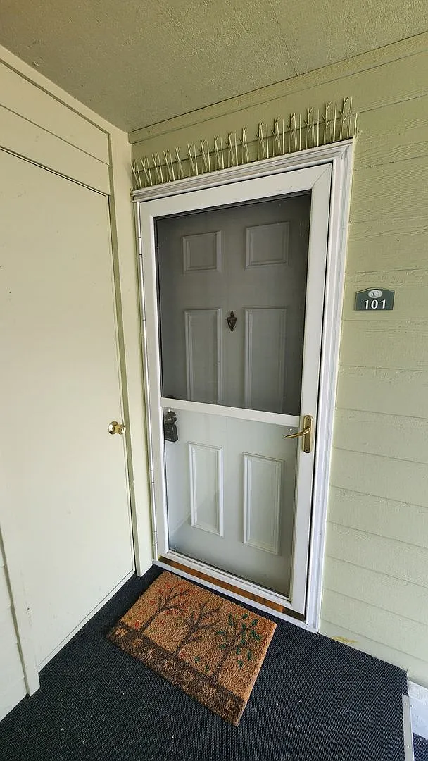 Beautifully Updated Des Moines Townhome — Photo 2