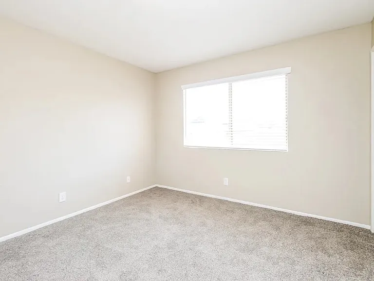 4339 E Nancy Ln — Photo 8