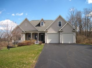 1043 Natures Way, Victor, NY 14564