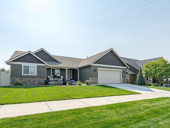 3rd image of 1526 W Watercress Ave