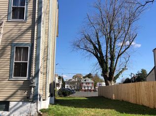 465 Locust Ave, Burlington, NJ 08016