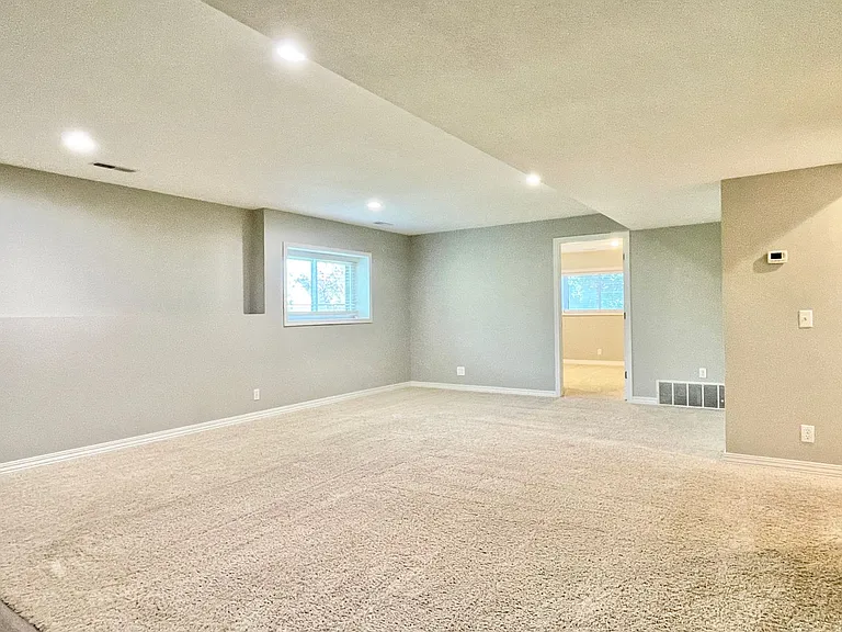 1403 Northridge Dr — Photo 2