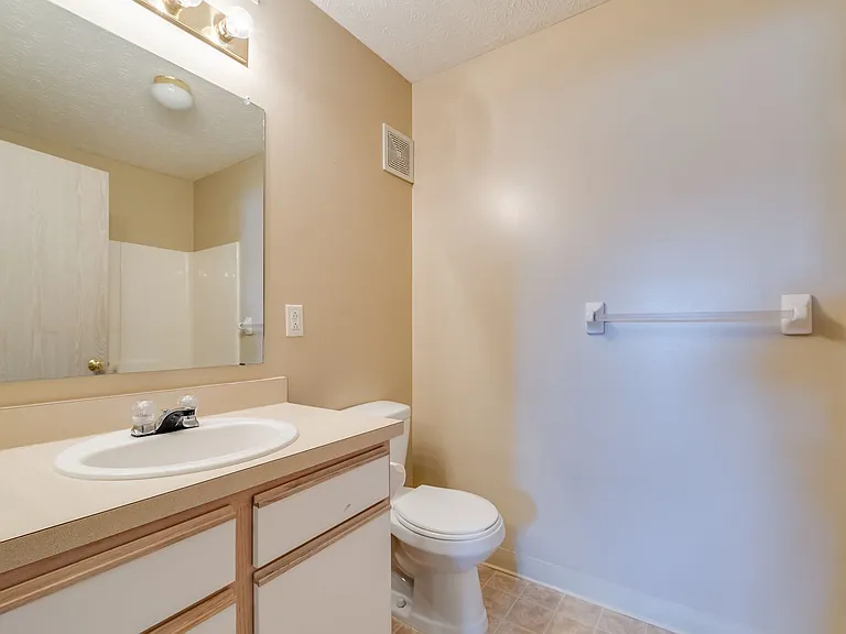 Highpoint Apartments — Photo 24