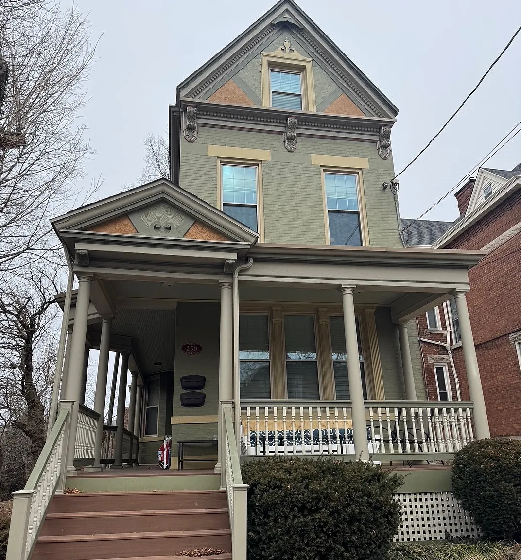 250 Senator Pl — Photo 1