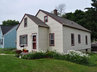 202 S 11th Ave, West Bend, WI 53095