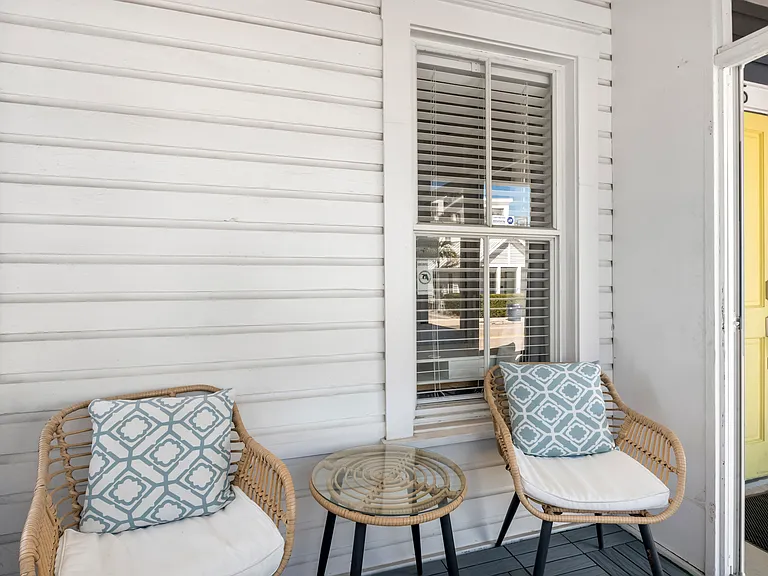 screened in front porch