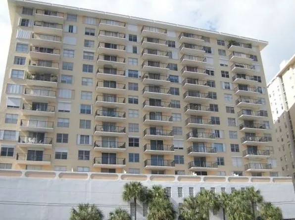 427 Golden Isles Dr APT 7D, Hallandale Beach, FL 33009