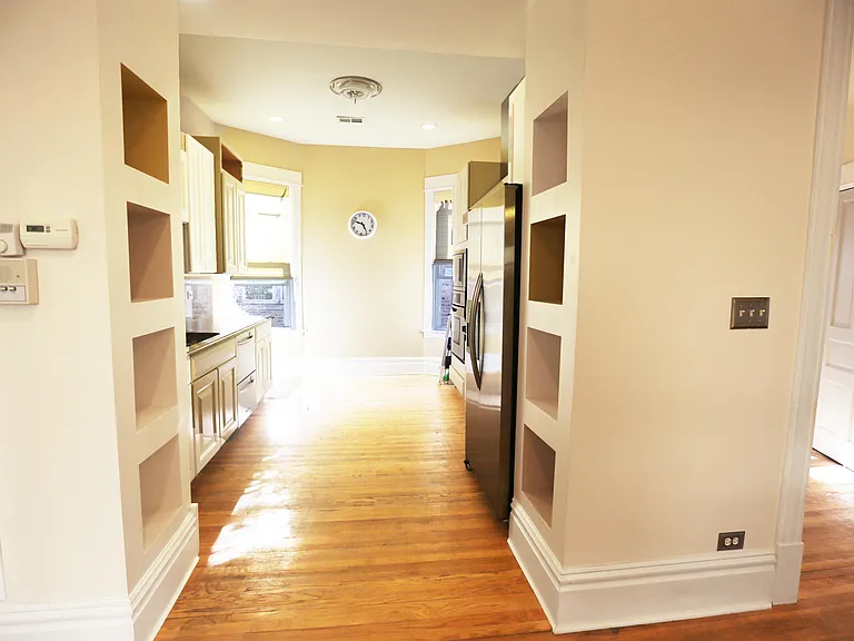 1239 W Winnemac Ave #2 — Photo 7