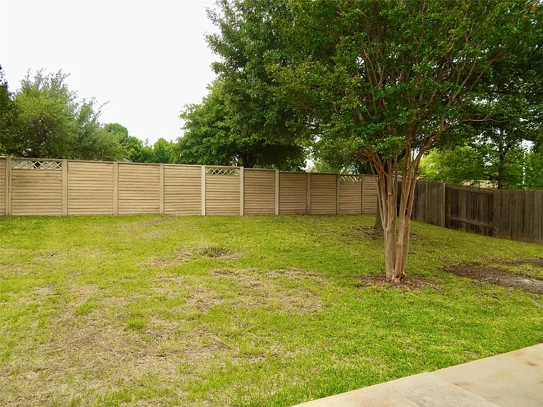 1110 Willowbrook Dr — Photo 25