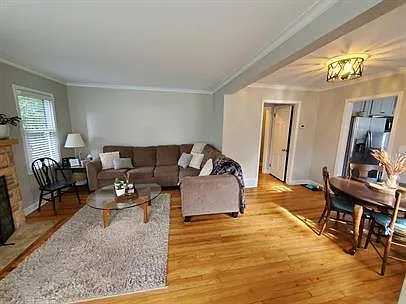 3212 Dakota Ave S — Photo 2