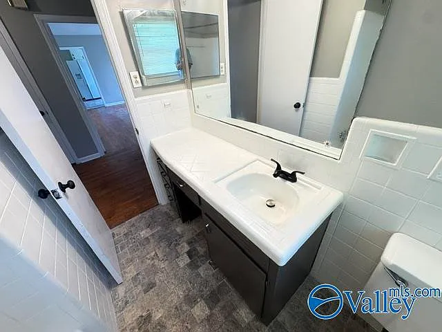 1114 Retlaw St NW — Photo 20