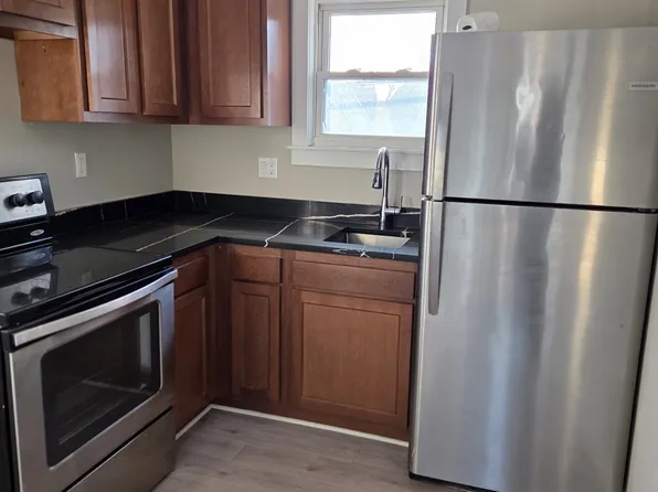 327 Liberty St APT 3, Pontiac, MI 48341