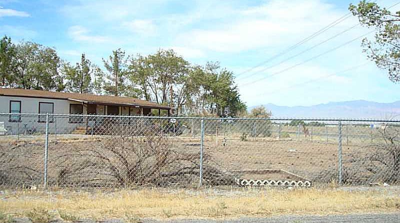 2nd image of 3020 W Maple Rd