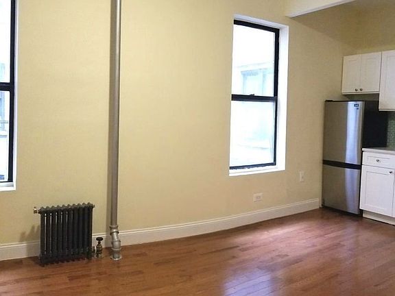 2nd image of 600 W 141st St #33