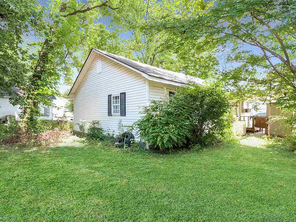 2nd image of 155 Bowen Ln