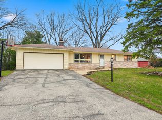 27668 W Luana Ln, Ingleside, IL 60041