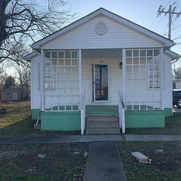 1st image of 1429 Poplar Ave NW