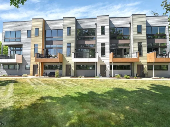 18875 Riversouth Trce Unit 31, Cleveland, OH 44126