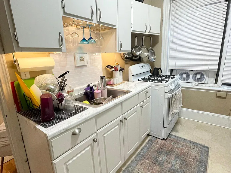 31 Irving St #6 — Photo 7