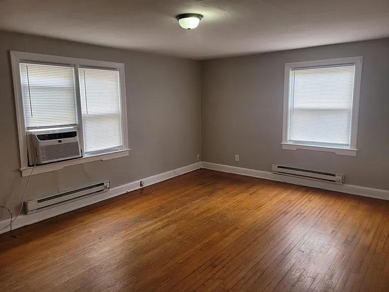 412 Forrest Ave — Photo 4