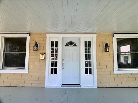 4th image of 3223 Barber Ave