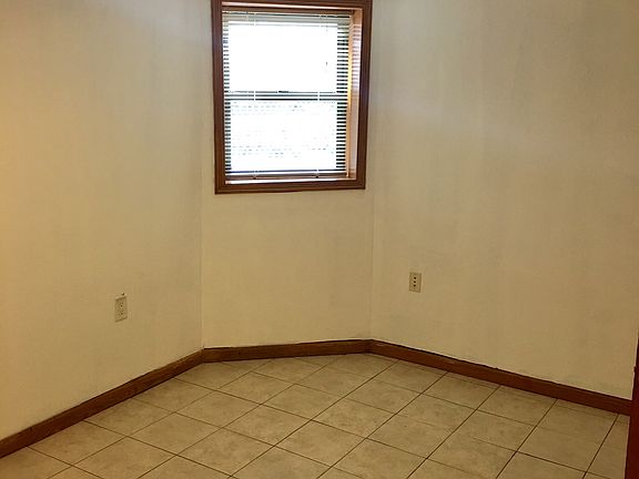 4th image of 4026 N Kenmore Ave #Gs