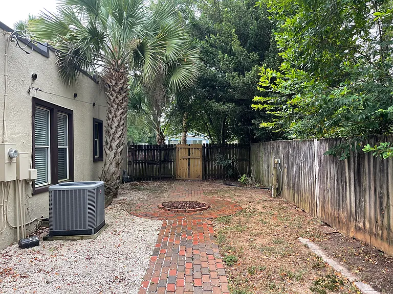 1718 E Cervantes St — Photo 28