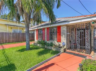 8857 Apricot St, New Orleans, LA 70118