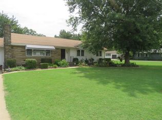 722 SW 4th St, Checotah, OK 74426