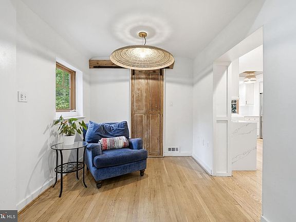 4th image of 1312 Robinson Pl