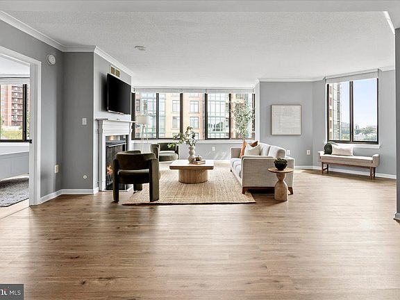 2nd image of 2220 N Fairfax Dr #708