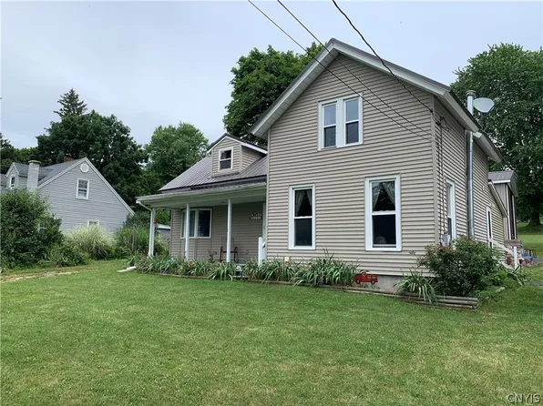6182 Center St, Cayuga, NY 13034