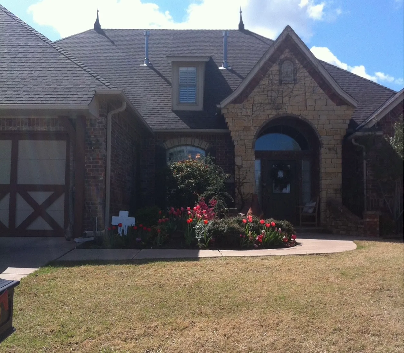 4 bed, 2943 sqft, $3,000 — Photo 2