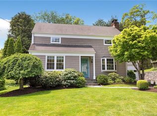 12 Robin Hood Ln, Darien, CT 06820