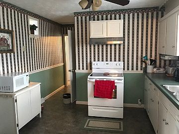 3rd image of 607 Park Ave