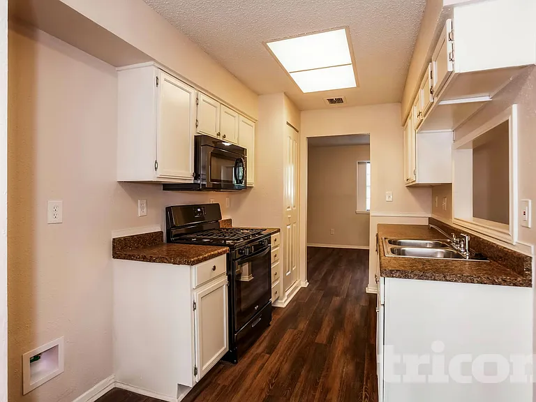 12119 Fawnway Dr — Photo 7