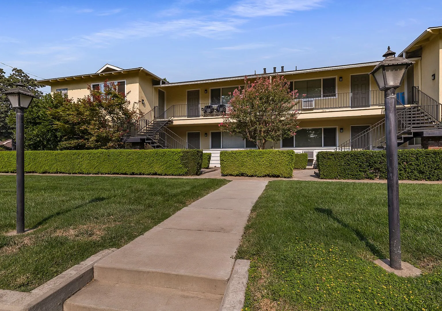 The Sheridan Apartments — Photo 1