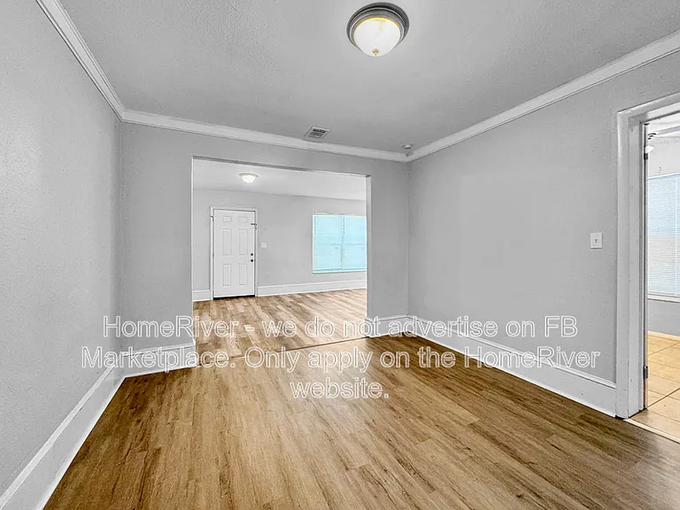 5206 N 15th St — Photo 9